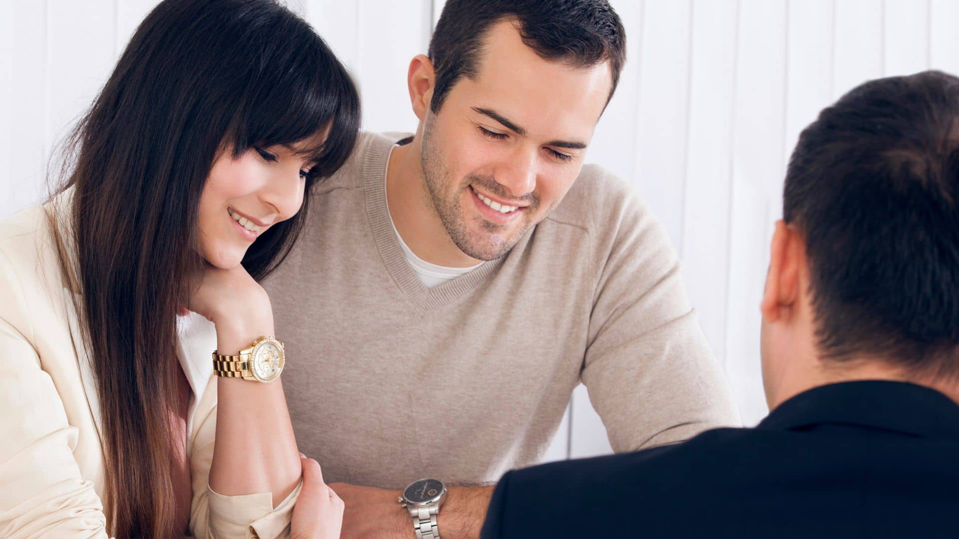 Couple discussing a novation deal in East Texas – sell your house on the MLS for bigger cash spread